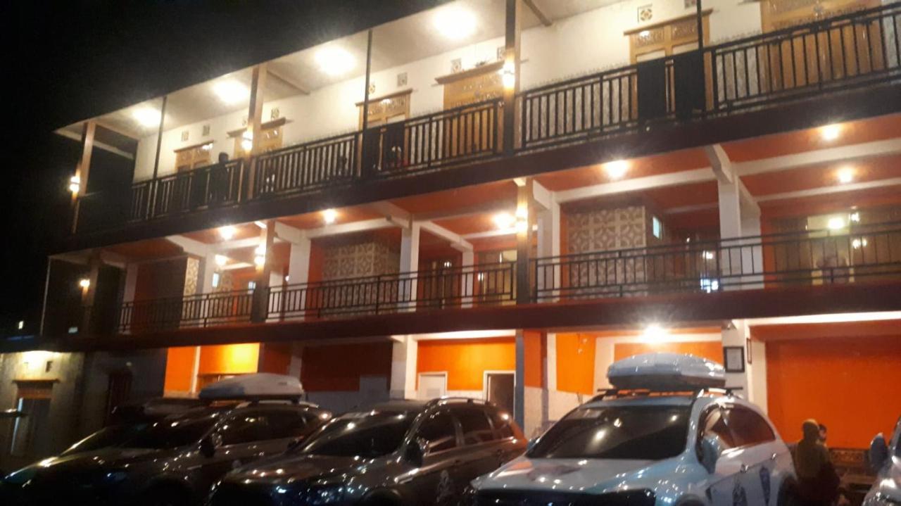 Hotel Nur Cahaya - Syariah Probolinggo Eksteriør bilde