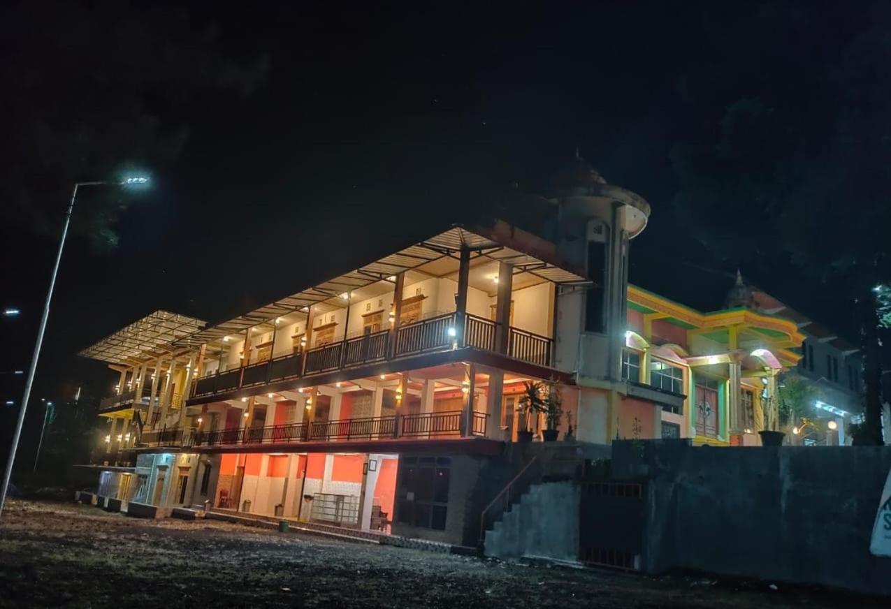 Hotel Nur Cahaya - Syariah Probolinggo Eksteriør bilde